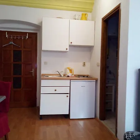 Roko Lägenhet Makarska
